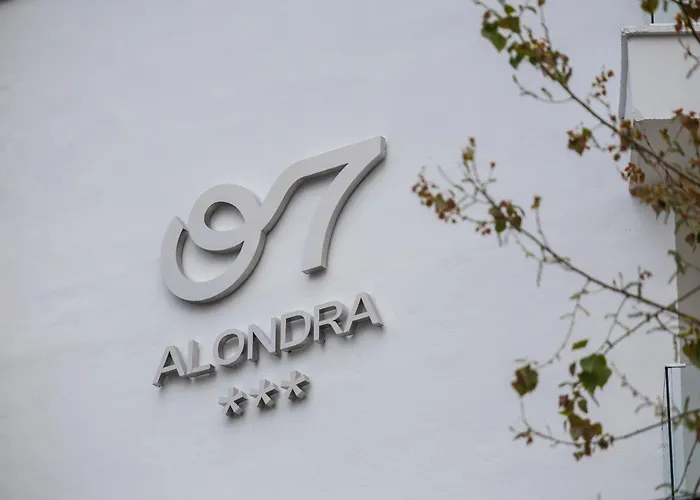 O7 Alondra Hotel