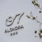 O7 Alondra فندق