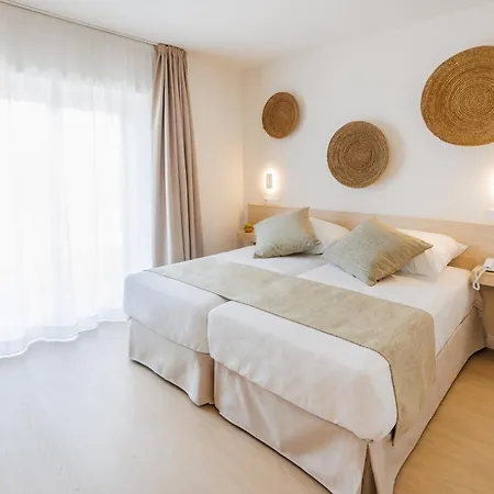 O7 Alondra Cala Ratjada (Mallorca)